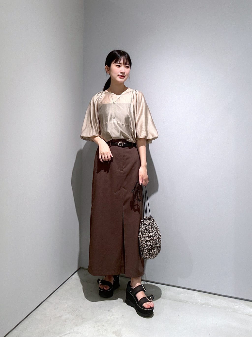 Renoさんの「INDIVI｜ボリュームスリーブブラウス」を使ったコーディネート