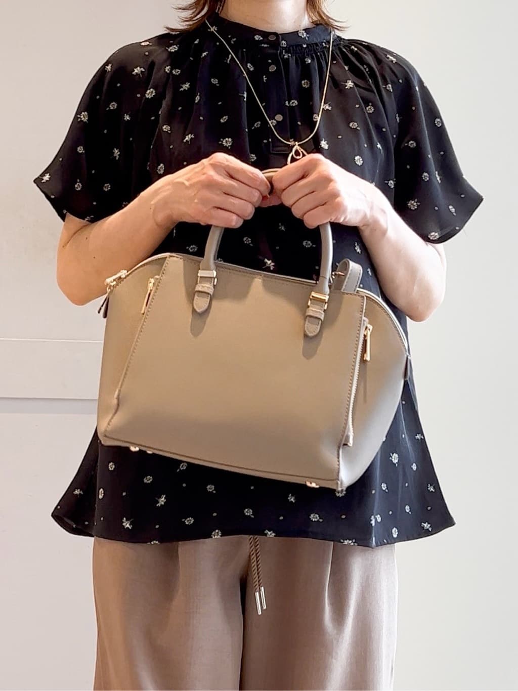 yamakoさんの「grove｜ロープベルトで差がつく 洗練リラックスパンツ」を使ったコーディネート