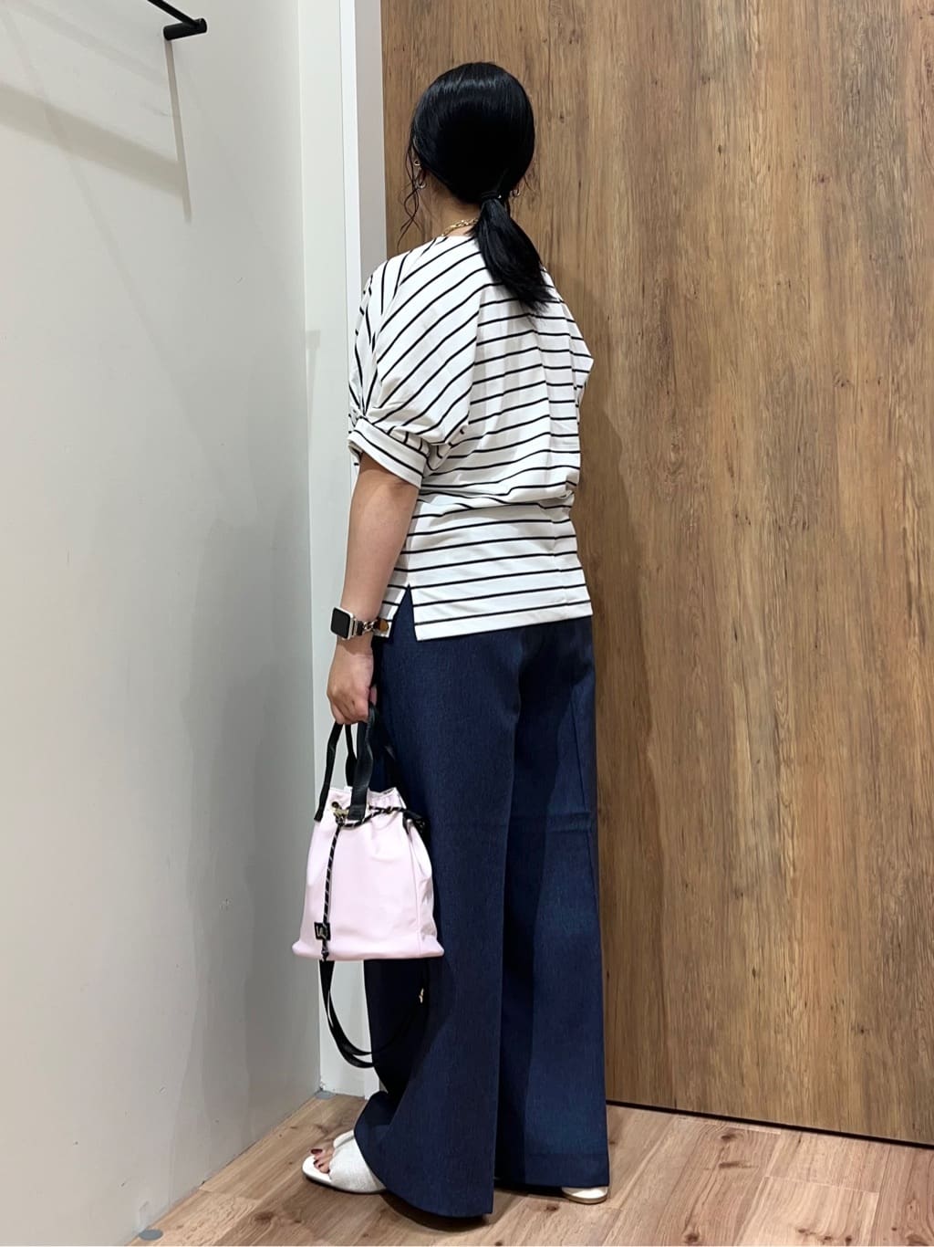 Reinaさんの「grove｜【Lee別注・撥水】巾着ハンドルショルダー」を使ったコーディネート
