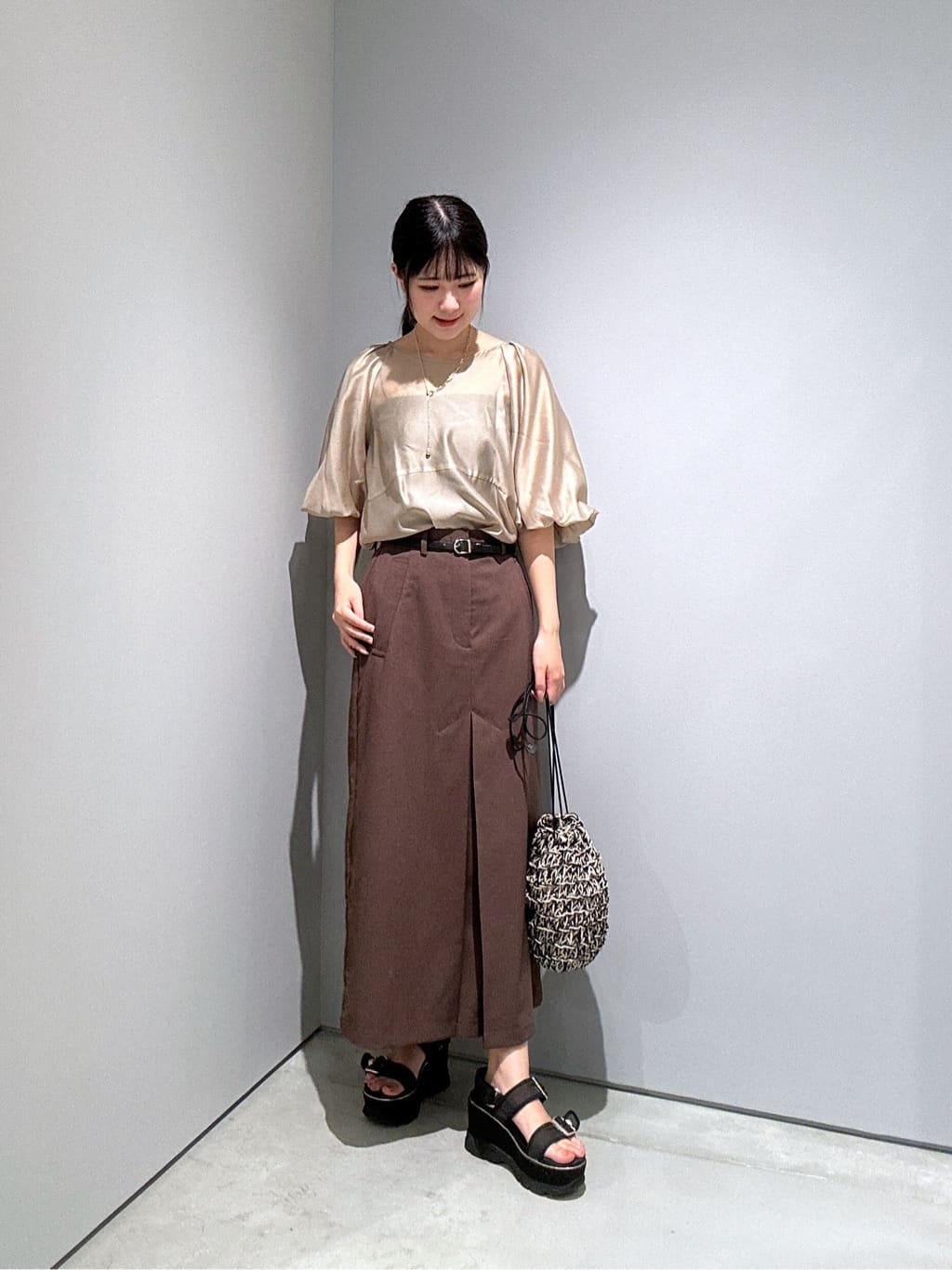 Renoさんの「INDIVI｜ボリュームスリーブブラウス」を使ったコーディネート