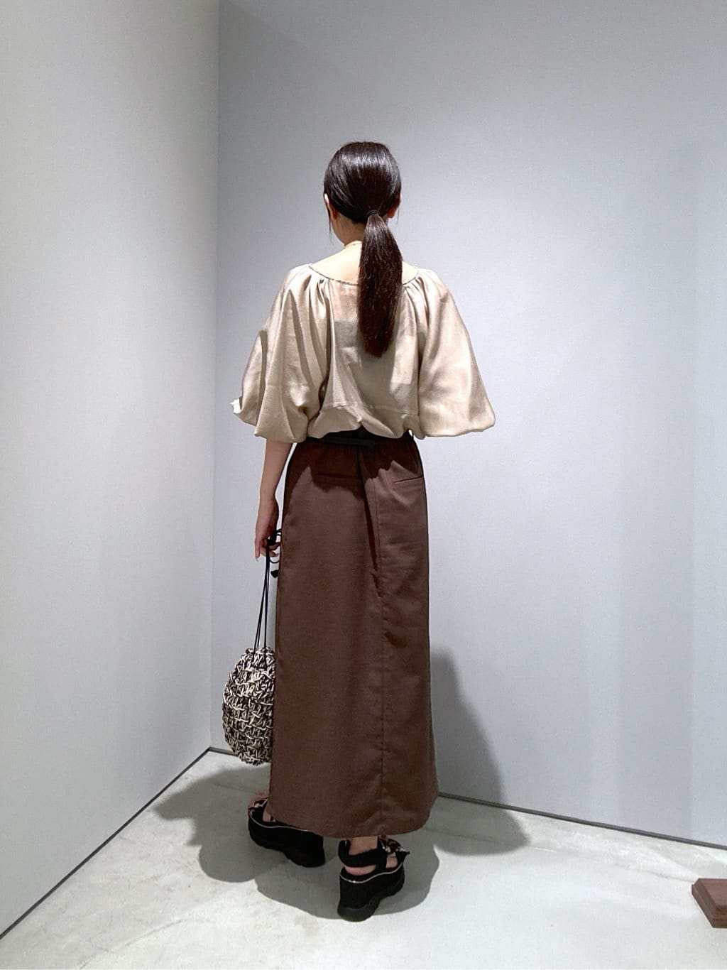 Renoさんの「INDIVI｜ボリュームスリーブブラウス」を使ったコーディネート