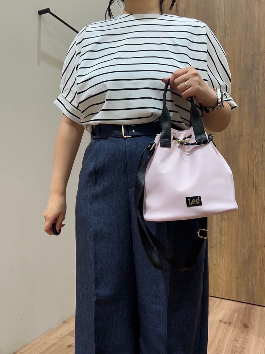 Reinaさんの「grove｜【Lee別注・撥水】巾着ハンドルショルダー」を使ったコーディネート