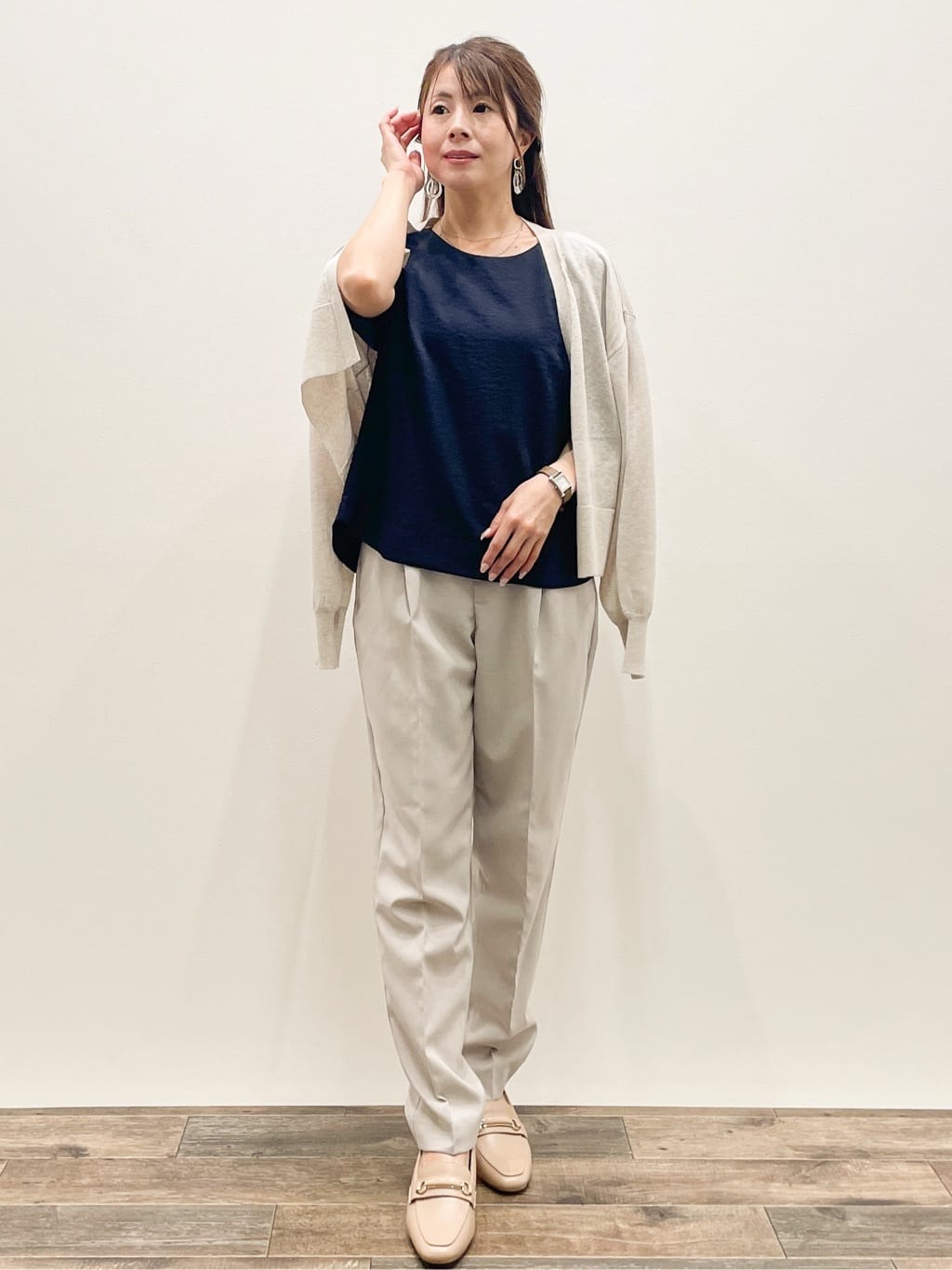 Asukaさんの「OPAQUE.CLIP｜《5色展開》コンパクトショートカーディガン【洗濯機洗い可】」を使ったコーディネート