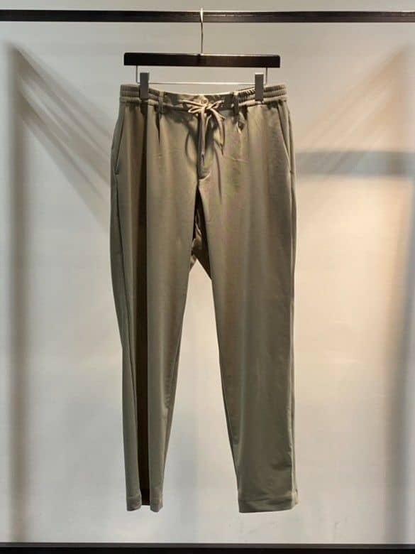 あまえびさんの「TAKEO KIKUCHI｜【COOL CITY WEAR】エアートール パンツ /接触冷感・通気性」を使ったコーディネート