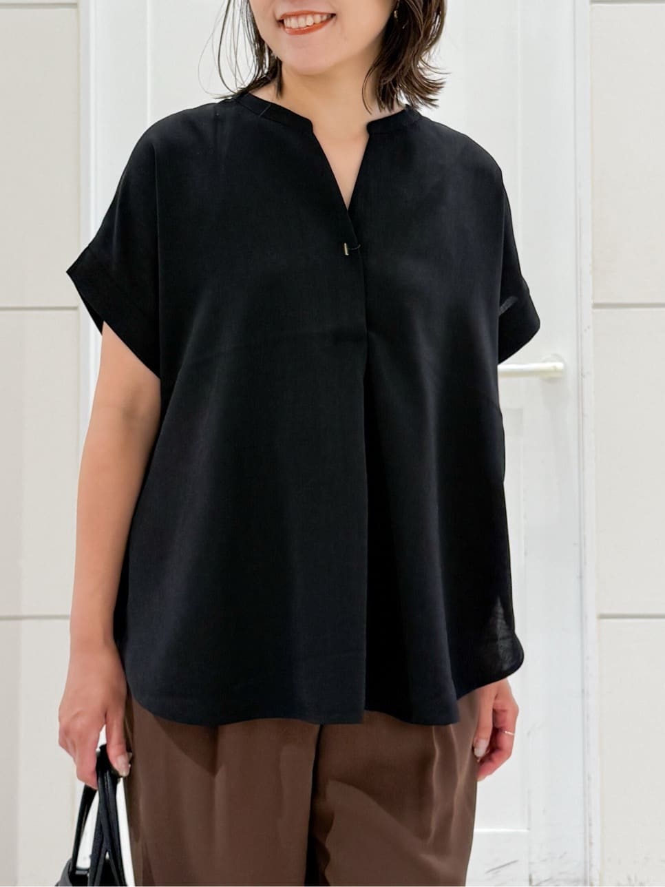 yuka.aさんの「OPAQUE.CLIP｜《7色展開／SS-LLサイズ》ストレッチスキッパーブラウス／セットアップ対応【洗濯機洗い可／防シワ】」を使ったコーディネート