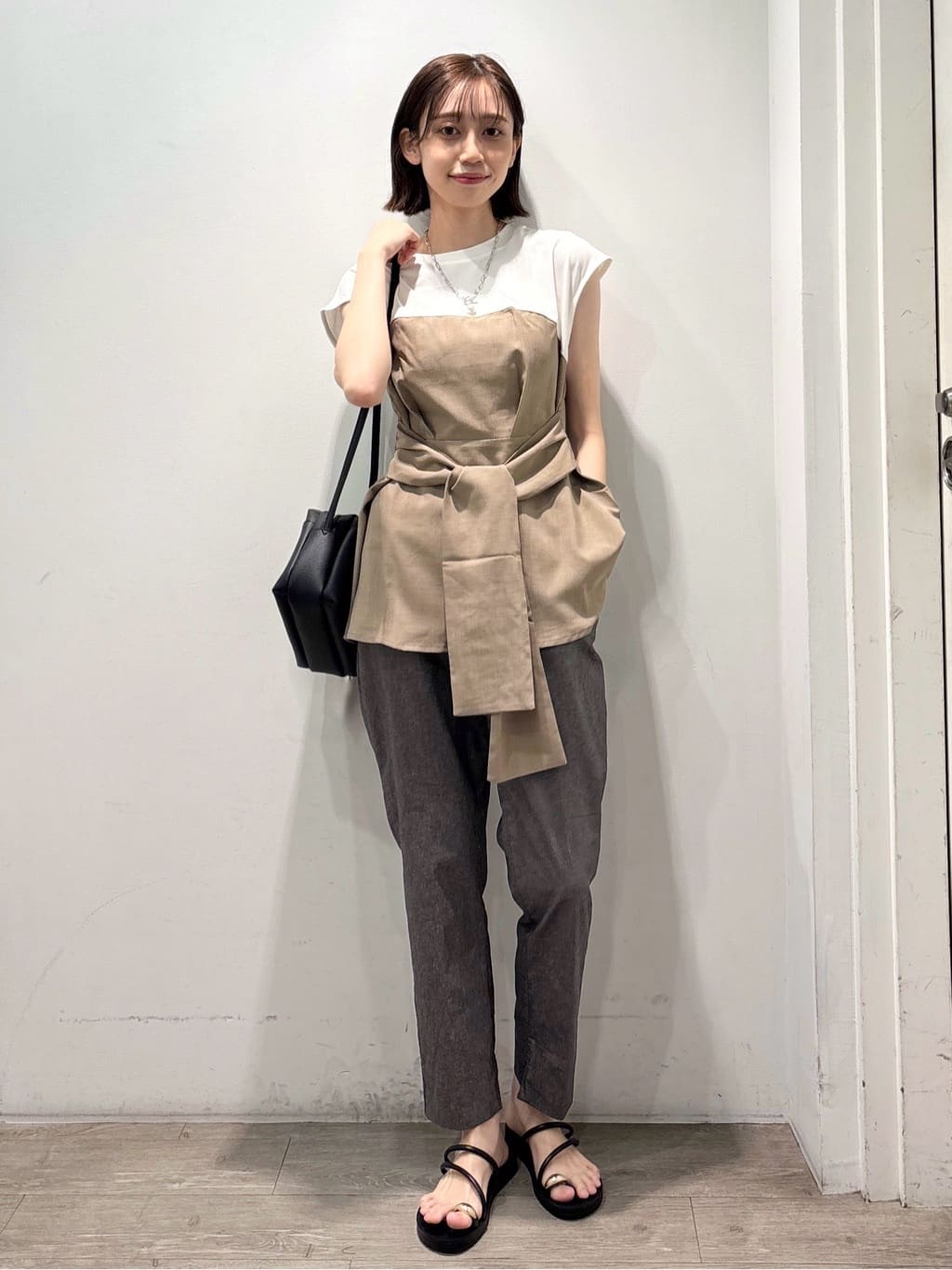 ぶまりんさんの「OPAQUE.CLIP｜麻混ハイストレッチイージースティックパンツ【洗濯機洗い可】」を使ったコーディネート