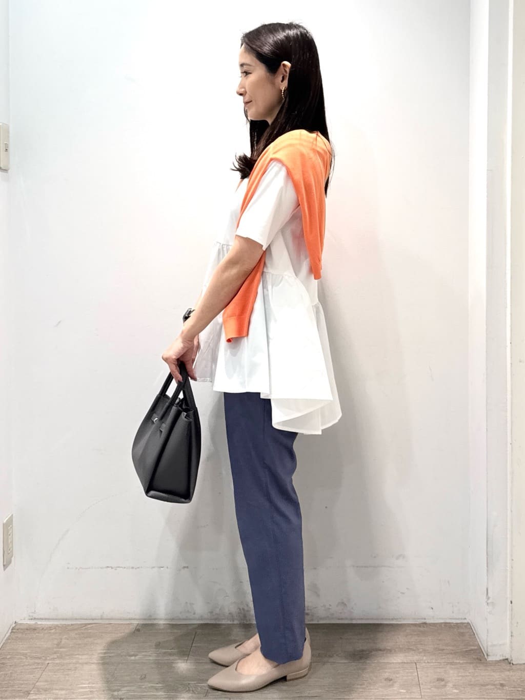 yuicciさんの「OPAQUE.CLIP｜麻混ハイストレッチイージースティックパンツ【洗濯機洗い可】」を使ったコーディネート