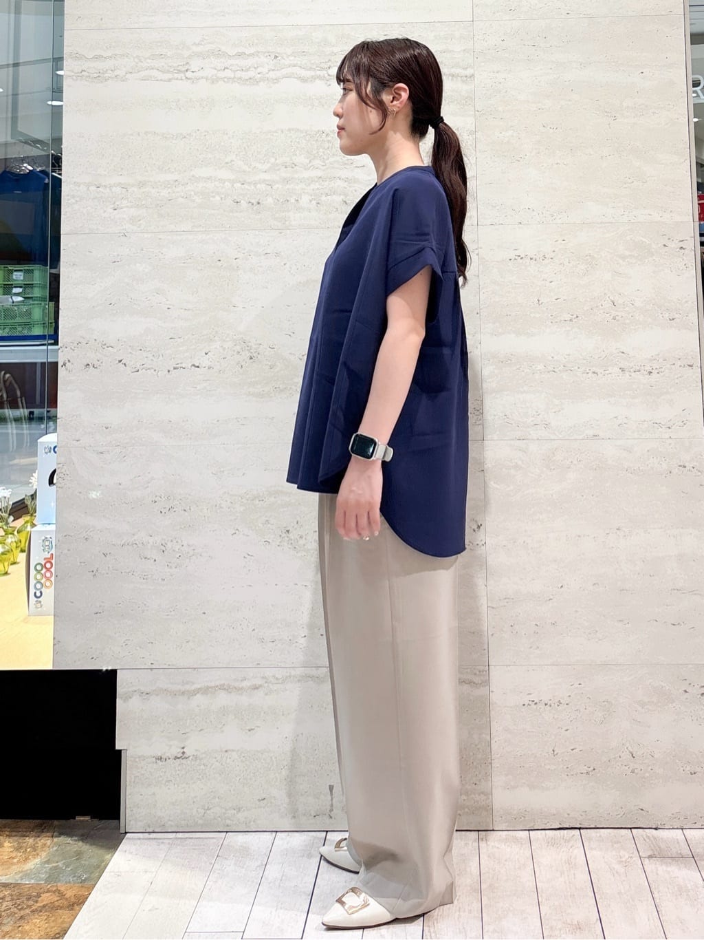 かほさんの「OPAQUE.CLIP｜《7色展開／SS-LLサイズ》ストレッチスキッパーブラウス／セットアップ対応【洗濯機洗い可／防シワ】」を使ったコーディネート