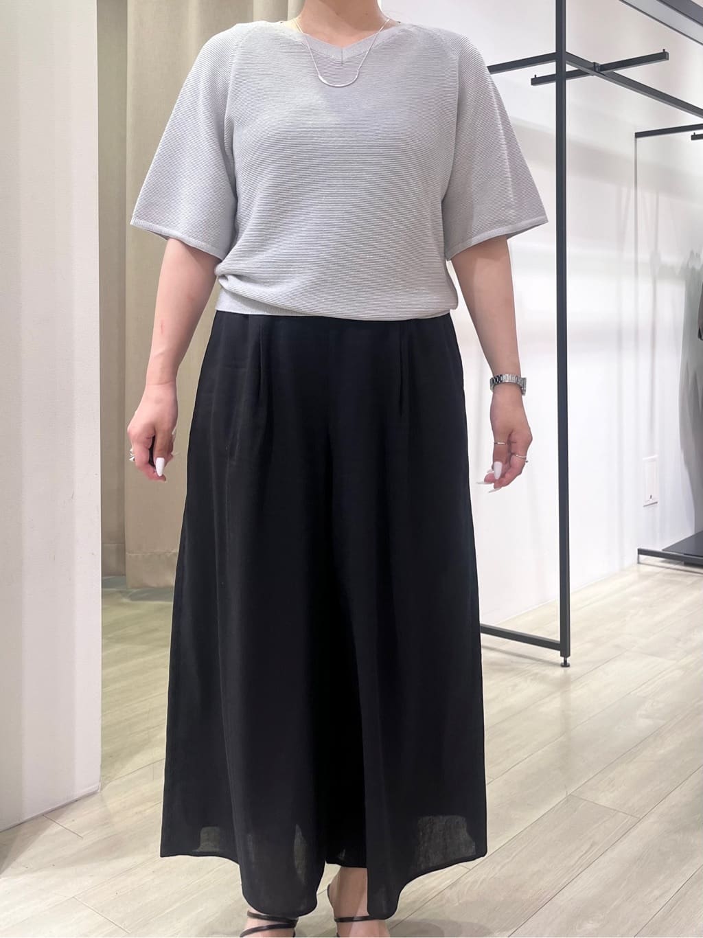 hasuさんの「INDIVI｜【洗える／清涼感◎】ワイドフレアパンツ／スカーチョ」を使ったコーディネート
