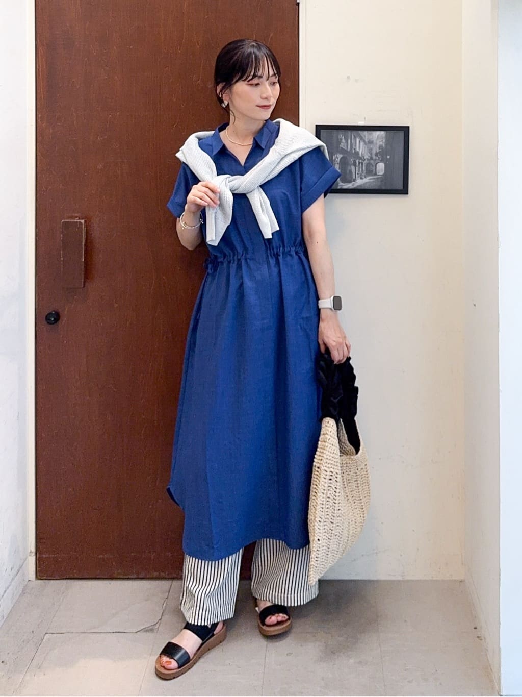 𝐇𝐢𝐫𝐨𝐦𝐢さんの「SHOO･LA･RUE｜キラッと光るラメとスパンコールが印象的 メッシュカーディガン」を使ったコーディネート