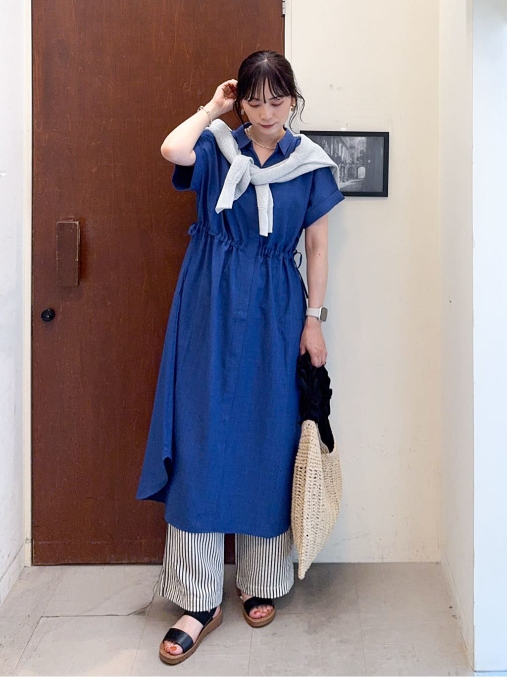 𝐇𝐢𝐫𝐨𝐦𝐢さんの「SHOO･LA･RUE｜キラッと光るラメとスパンコールが印象的 メッシュカーディガン」を使ったコーディネート