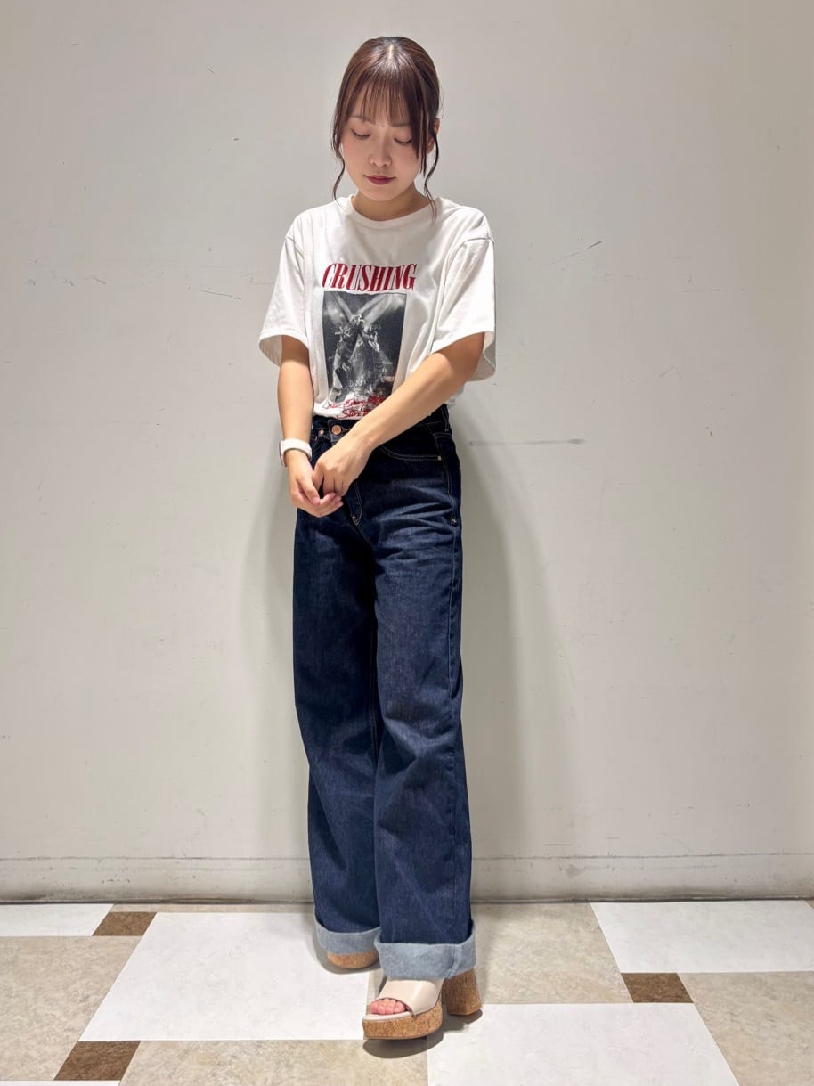 せらら⭐️さんの「ESPERANZA｜ミニバックルコルクヒールミュール」を使ったコーディネート