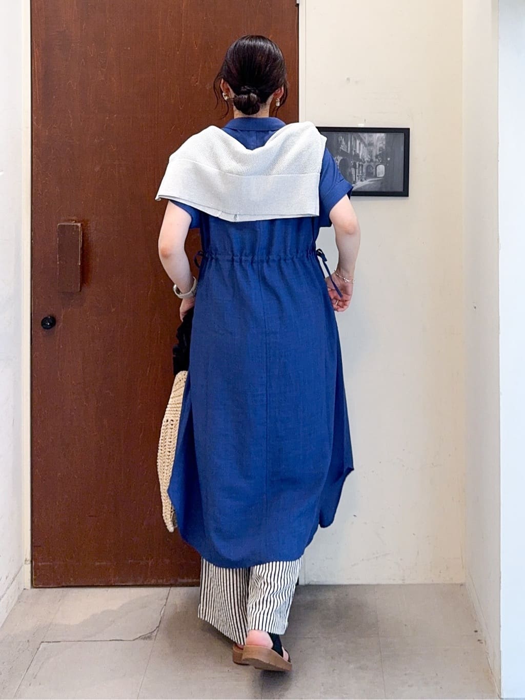 𝐇𝐢𝐫𝐨𝐦𝐢さんの「SHOO･LA･RUE｜キラッと光るラメとスパンコールが印象的 メッシュカーディガン」を使ったコーディネート