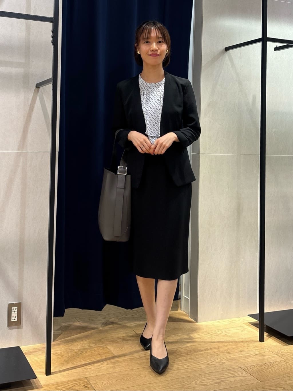 kanaeさんの「INDIVI｜【定番スーツ／UVケア／イージーケア／洗える】ウール調ストレートスカート」を使ったコーディネート