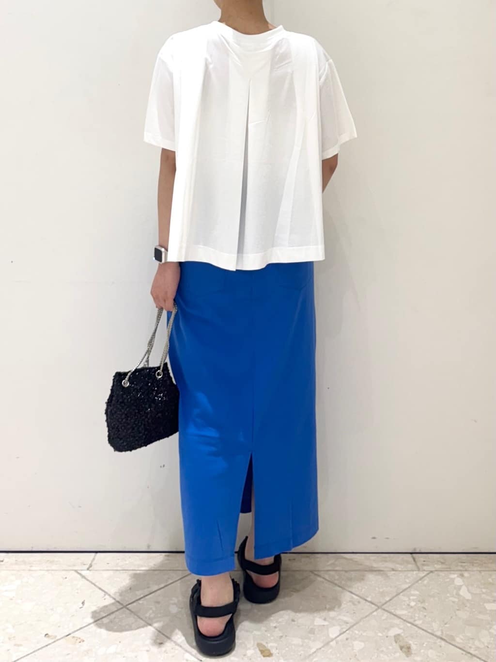 Minaさんの「OPAQUE.CLIP｜◆バックフレアショートTシャツ【洗濯機洗い可】」を使ったコーディネート