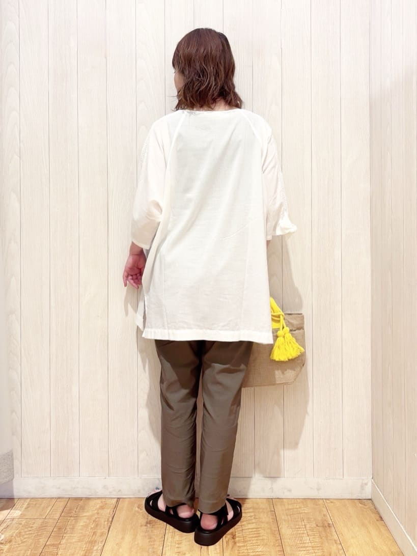 あいこさんの「SHOO･LA･RUE｜【S-LL】お袖デザインが華やか はしごレースチュニック」を使ったコーディネート