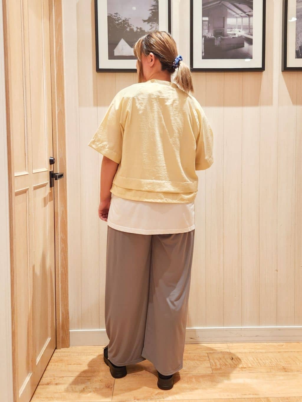 れーやんさんの「SHOO･LA･RUE｜【洗濯後しわになりにくい/UV/吸水速乾】大人きれいな バンドカラーシャツ」を使ったコーディネート