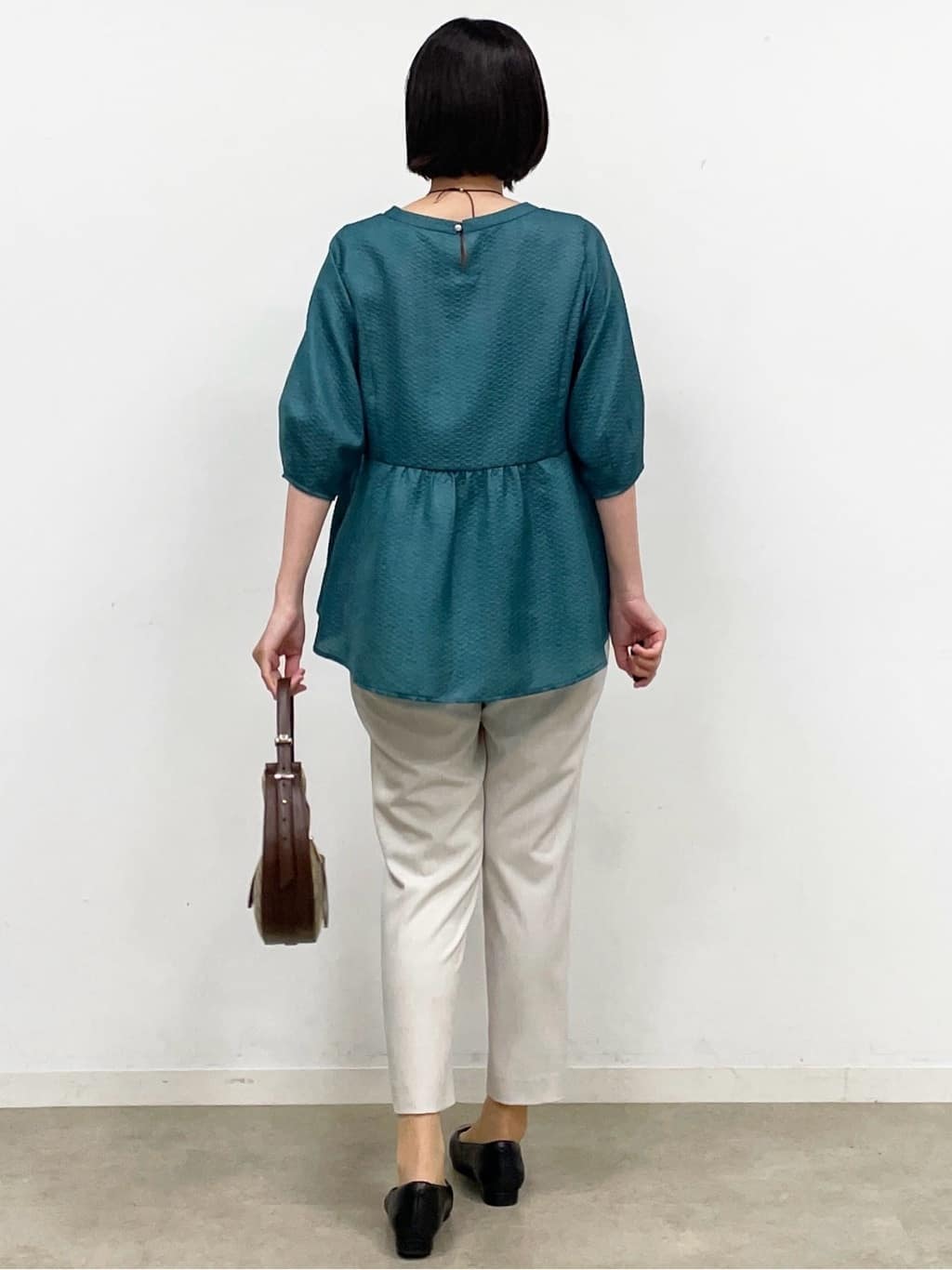 あやたかさんの「Reflect｜【すっきり見え！長め丈】ペプラムデザインシアーブラウス」を使ったコーディネート