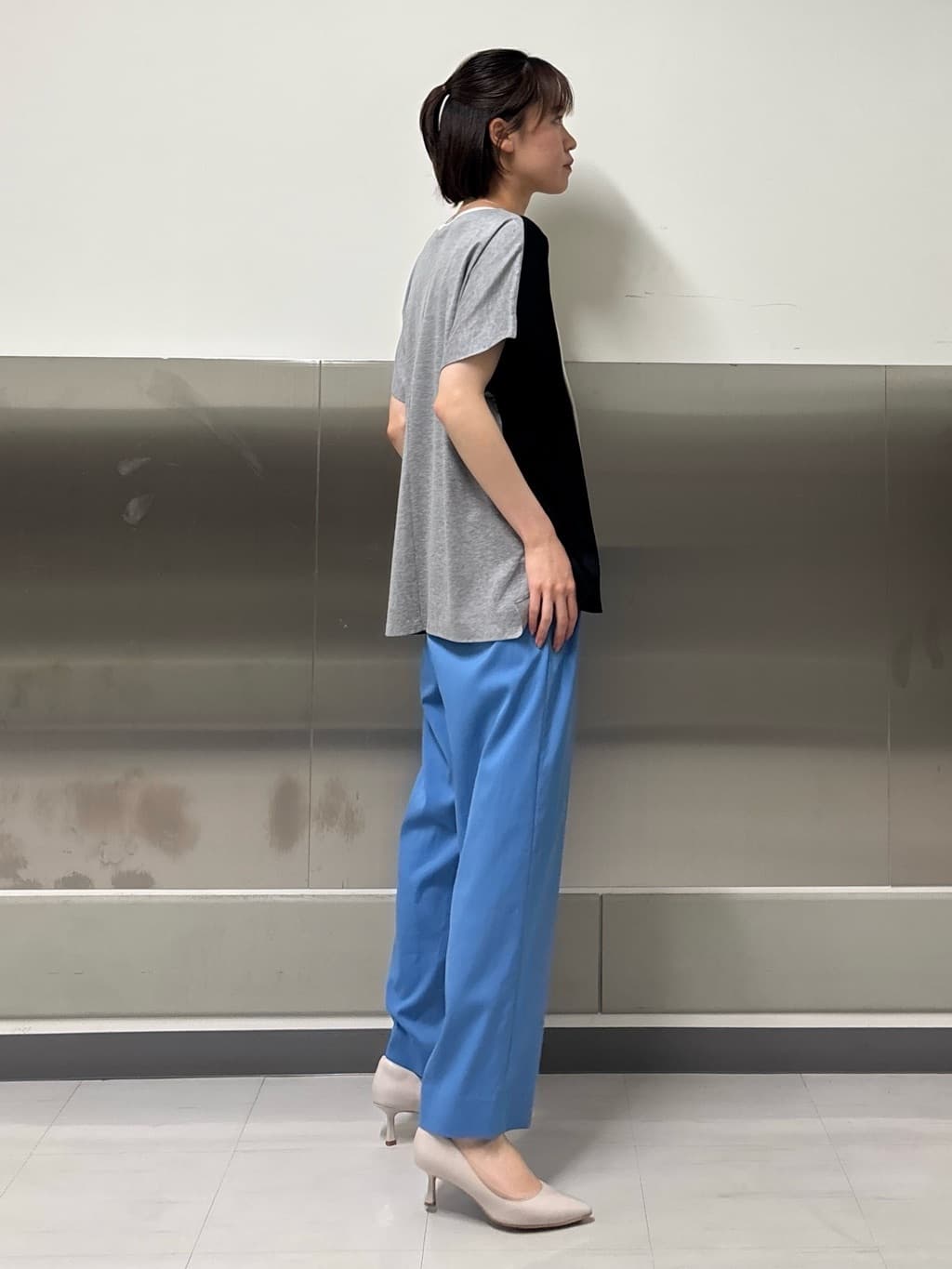 kanaeさんの「INDIVI｜【洗える／汗ジミ防止】バイカラー＆アシメヘム Tシャツ」を使ったコーディネート