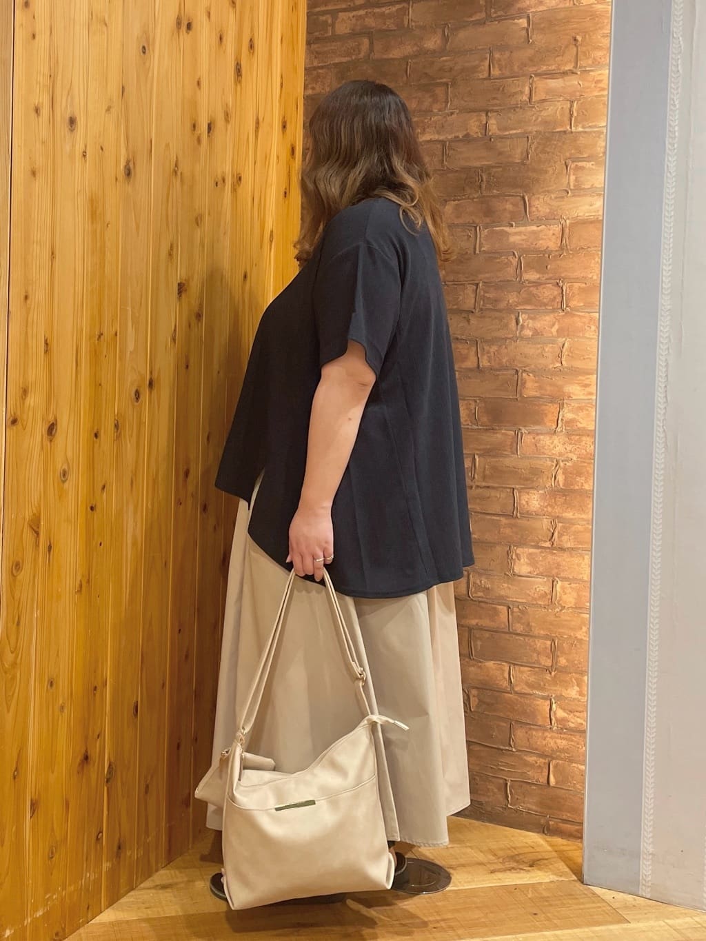Risaさんの「SHOO･LA･RUE｜【S-LL/洗える/体型カバー/5分袖】涼しくきれいに決まる Aライントップス」を使ったコーディネート