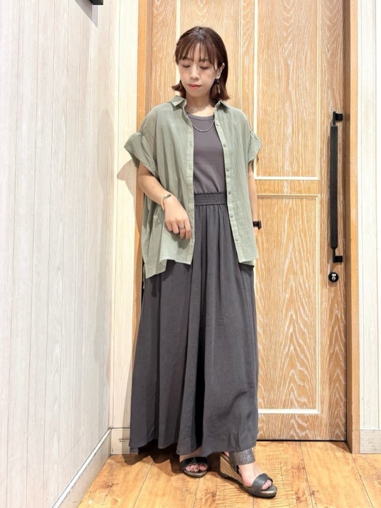 meiさんの「SHOO･LA･RUE｜【S-LL】さらシャリコットン 上品なシアー感のデザインシャツ」を使ったコーディネート