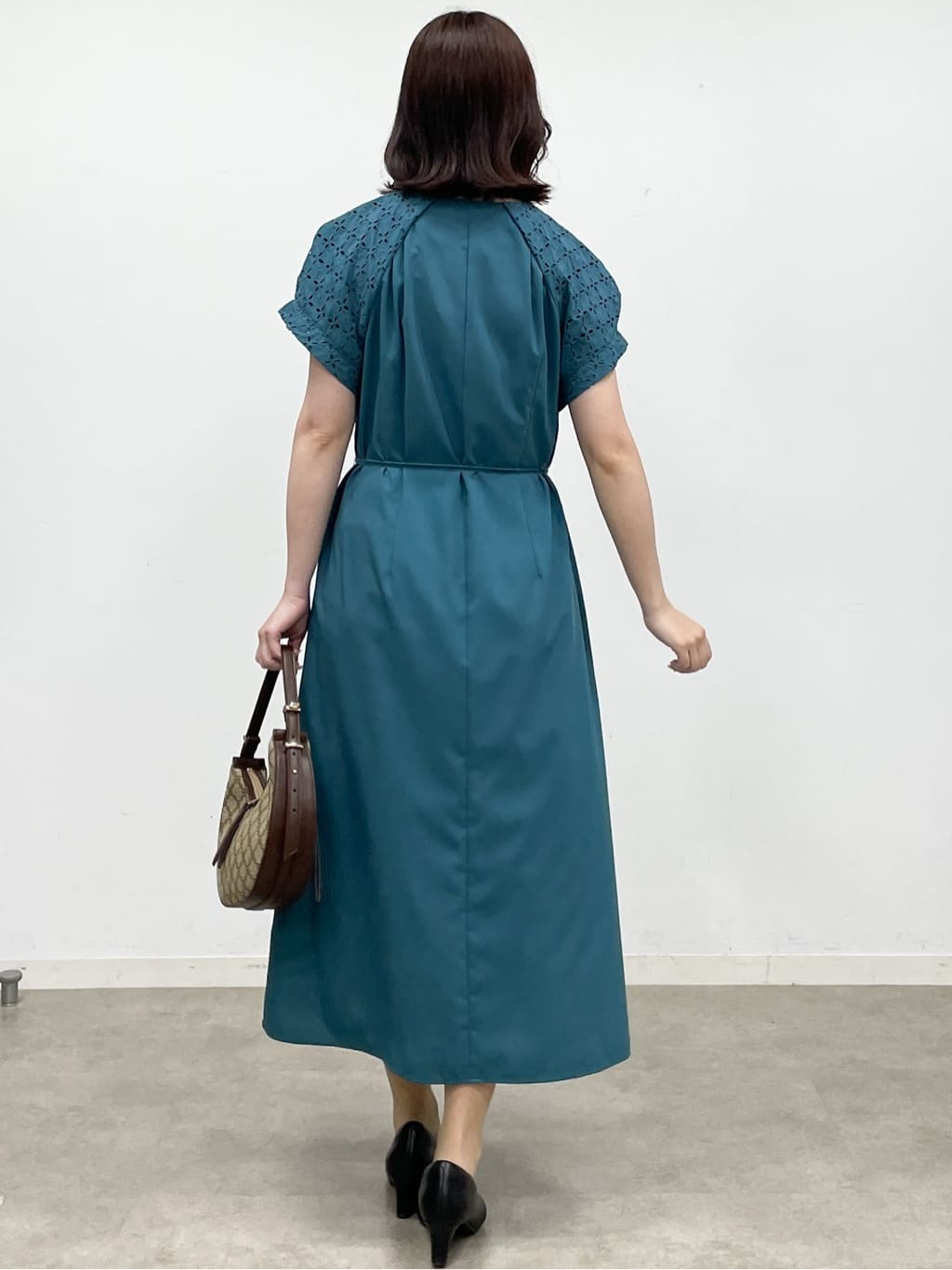 yukariさんの「Reflect｜カットワークレーススリーブワンピース」を使ったコーディネート