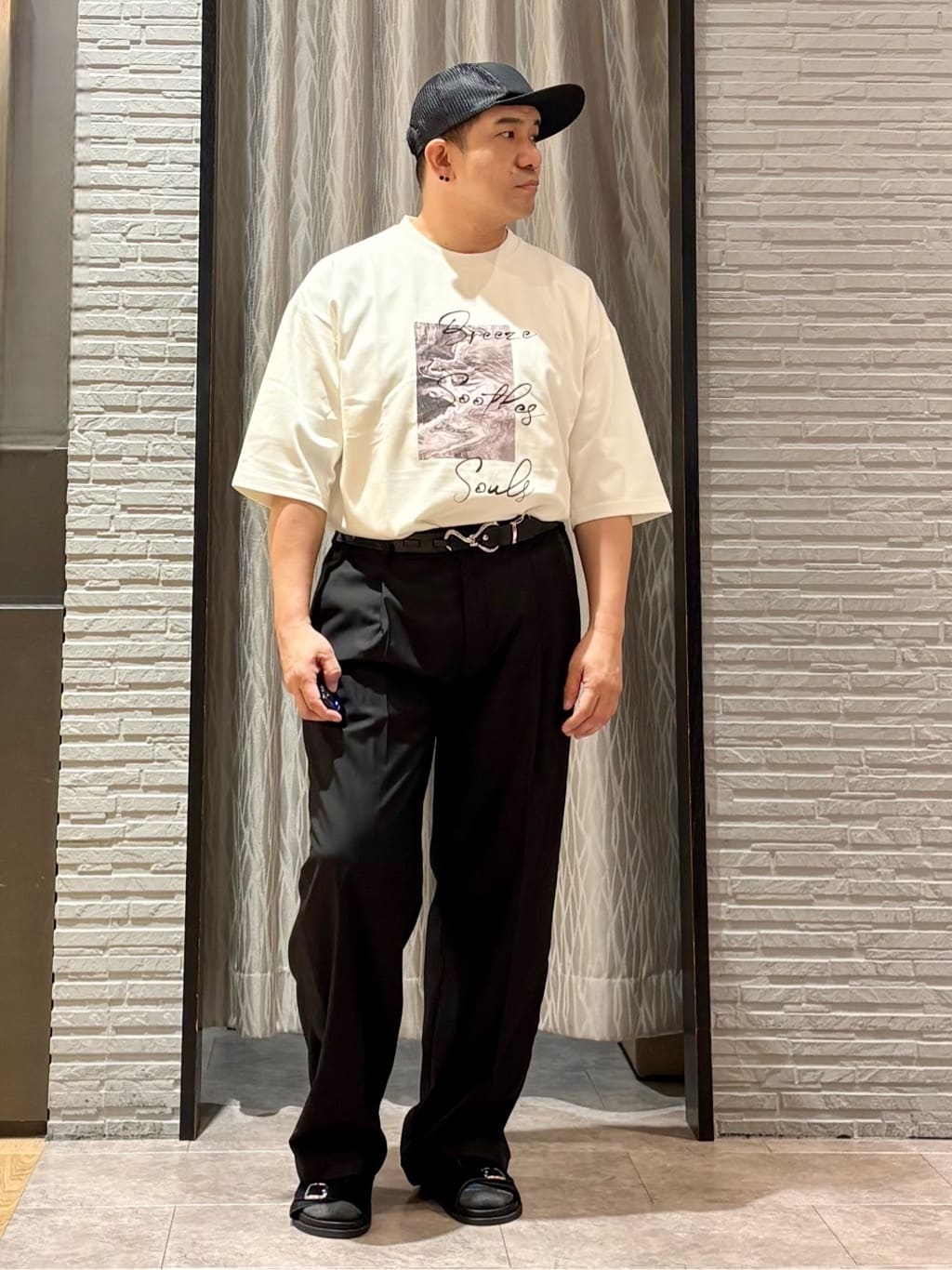 Pーyamaさんの「THE SHOP TK｜TRワイド側章パンツ」を使ったコーディネート
