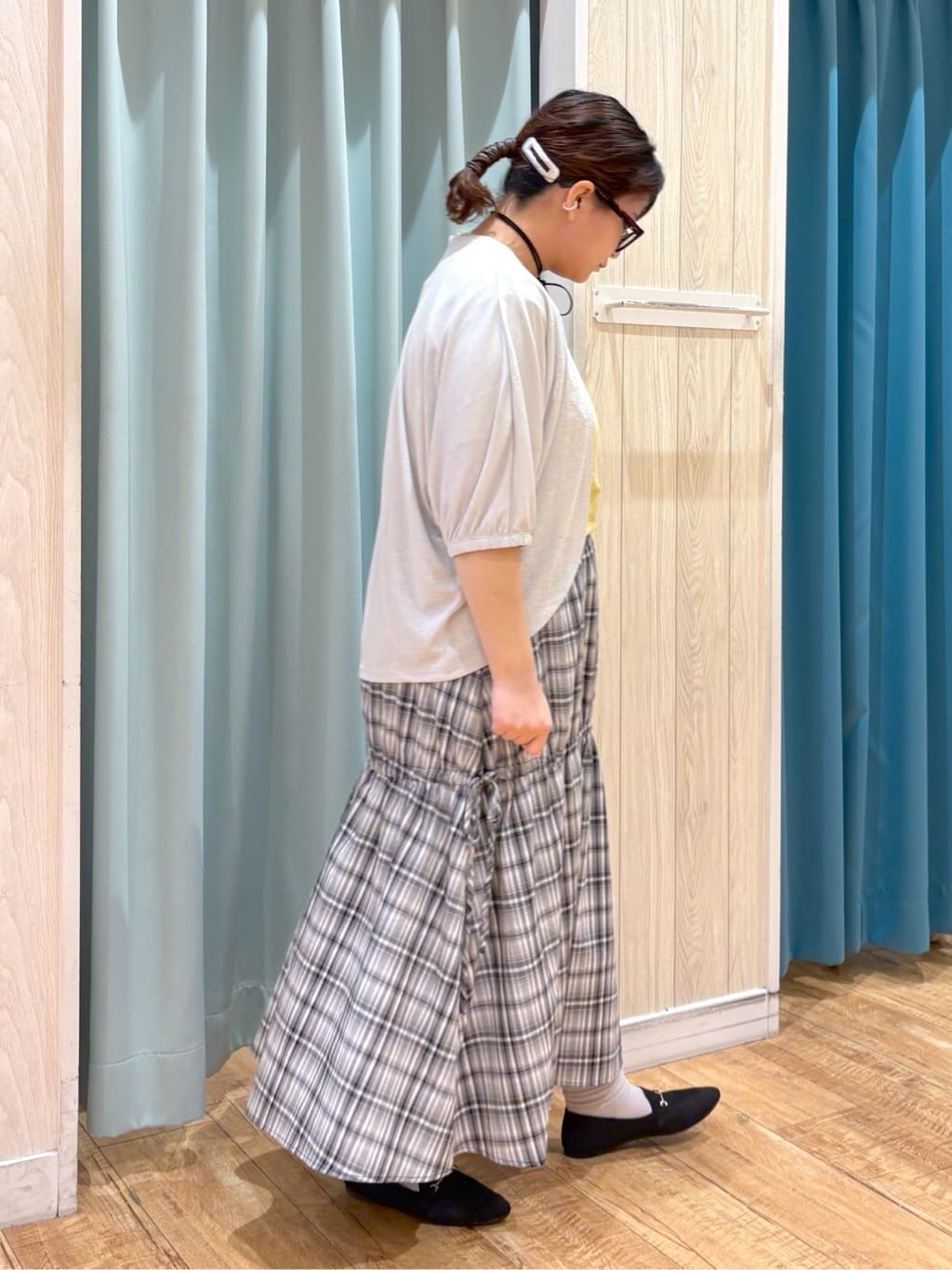 砂糖さんの「SHOO･LA･RUE｜【UV/さらさらタッチ】女性らしさ漂う 5分袖ボレロカーディガン」を使ったコーディネート