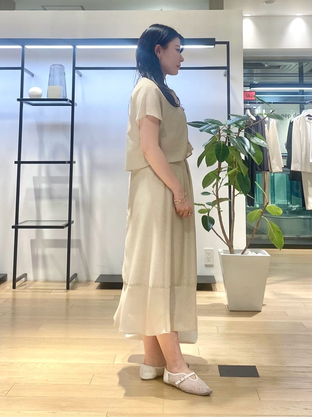 misakiさんの「INDIVI｜パール調コインショートネックレス」を使ったコーディネート