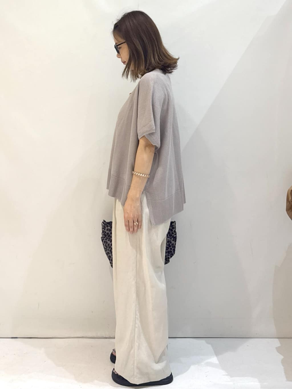 やすさんの「OPAQUE.CLIP｜《5色展開／S-LLサイズ》リラクシーメッシュニット【洗濯機洗い可】」を使ったコーディネート