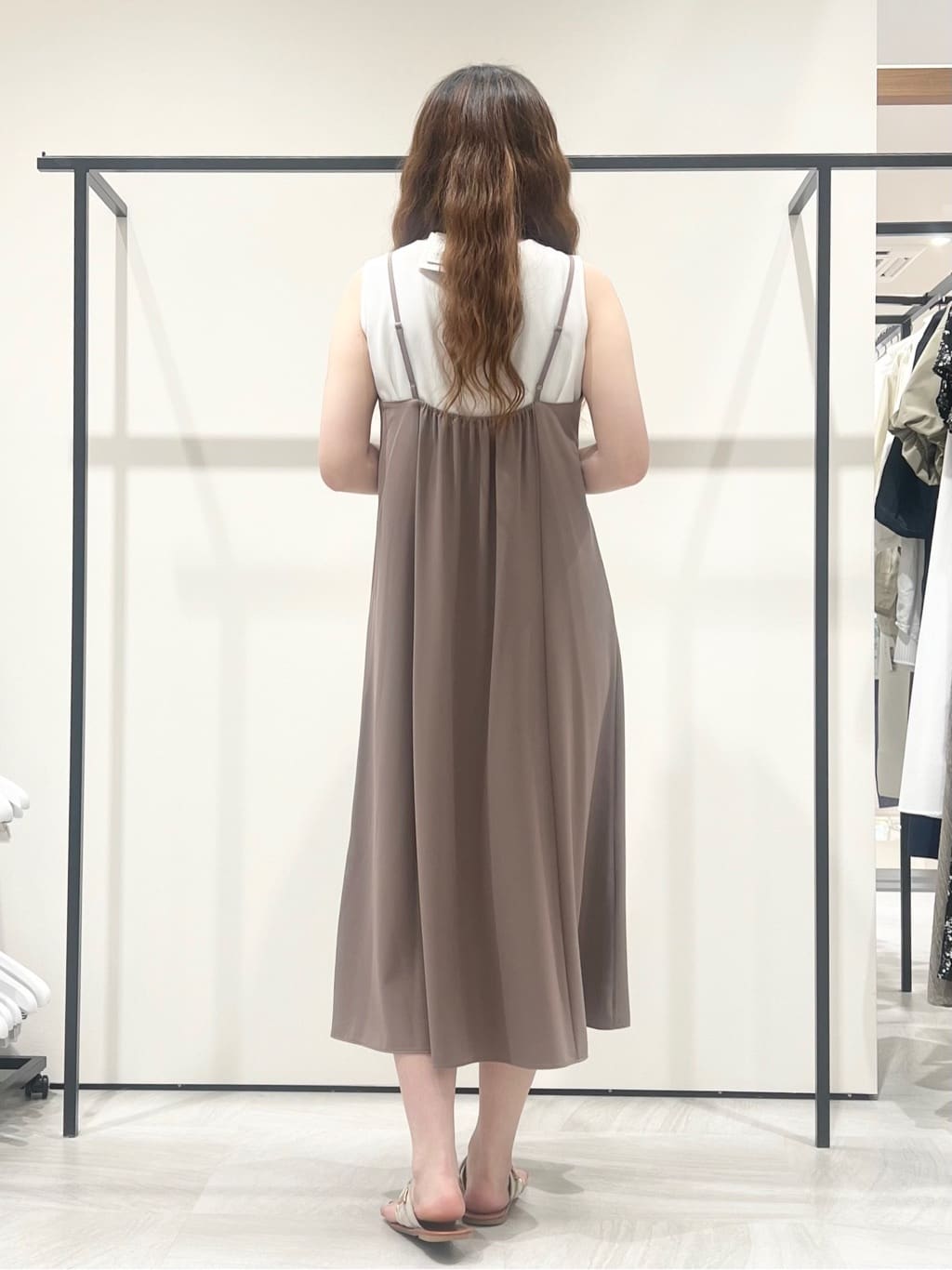 T.Kさんの「INDIVI｜【UVケア】エアリージョーゼット キャミワンピース」を使ったコーディネート