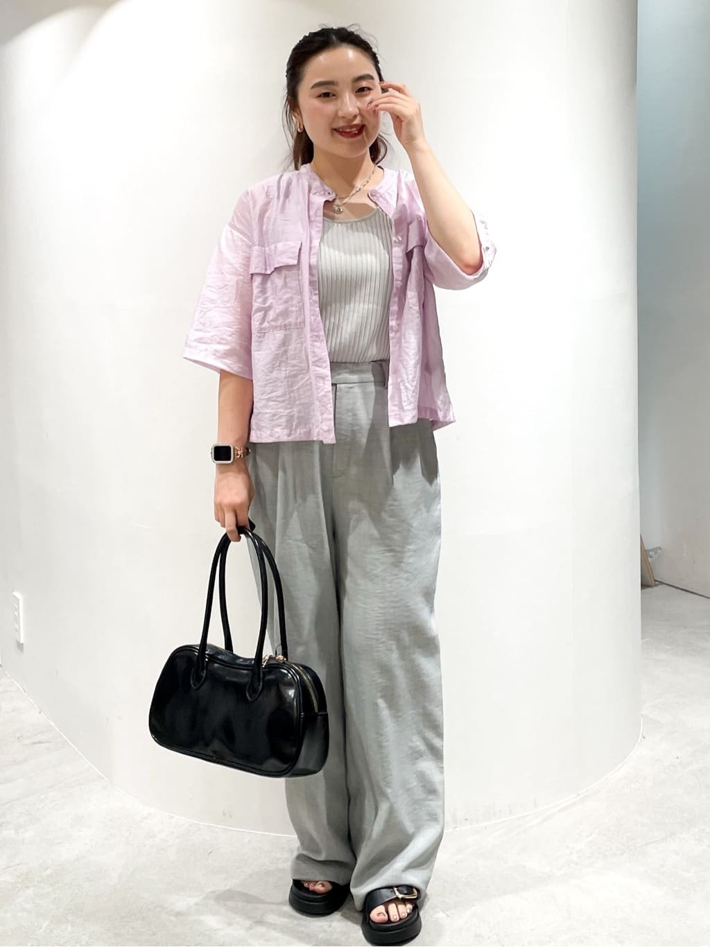 かりんさんの「OPAQUE.CLIP｜シアーダブルポケットシャツ【洗濯機洗い可】」を使ったコーディネート