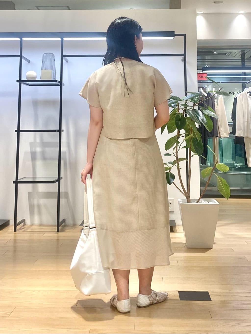 misakiさんの「INDIVI｜パール調コインショートネックレス」を使ったコーディネート