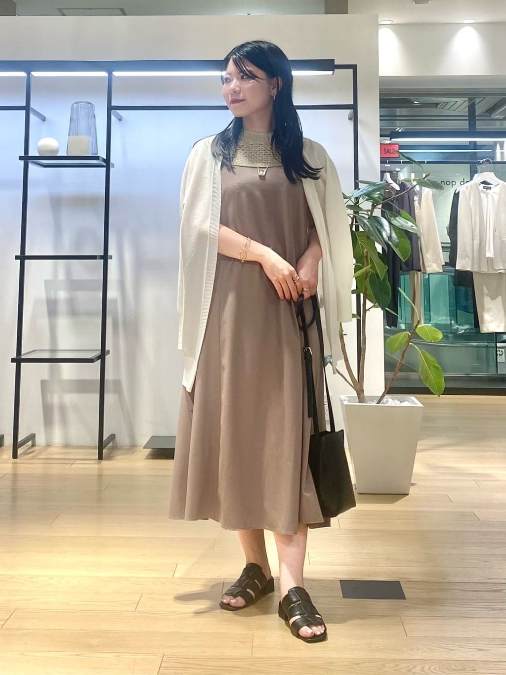 misakiさんの「INDIVI｜【洗える／前後2WAY】インナータンクトップ」を使ったコーディネート