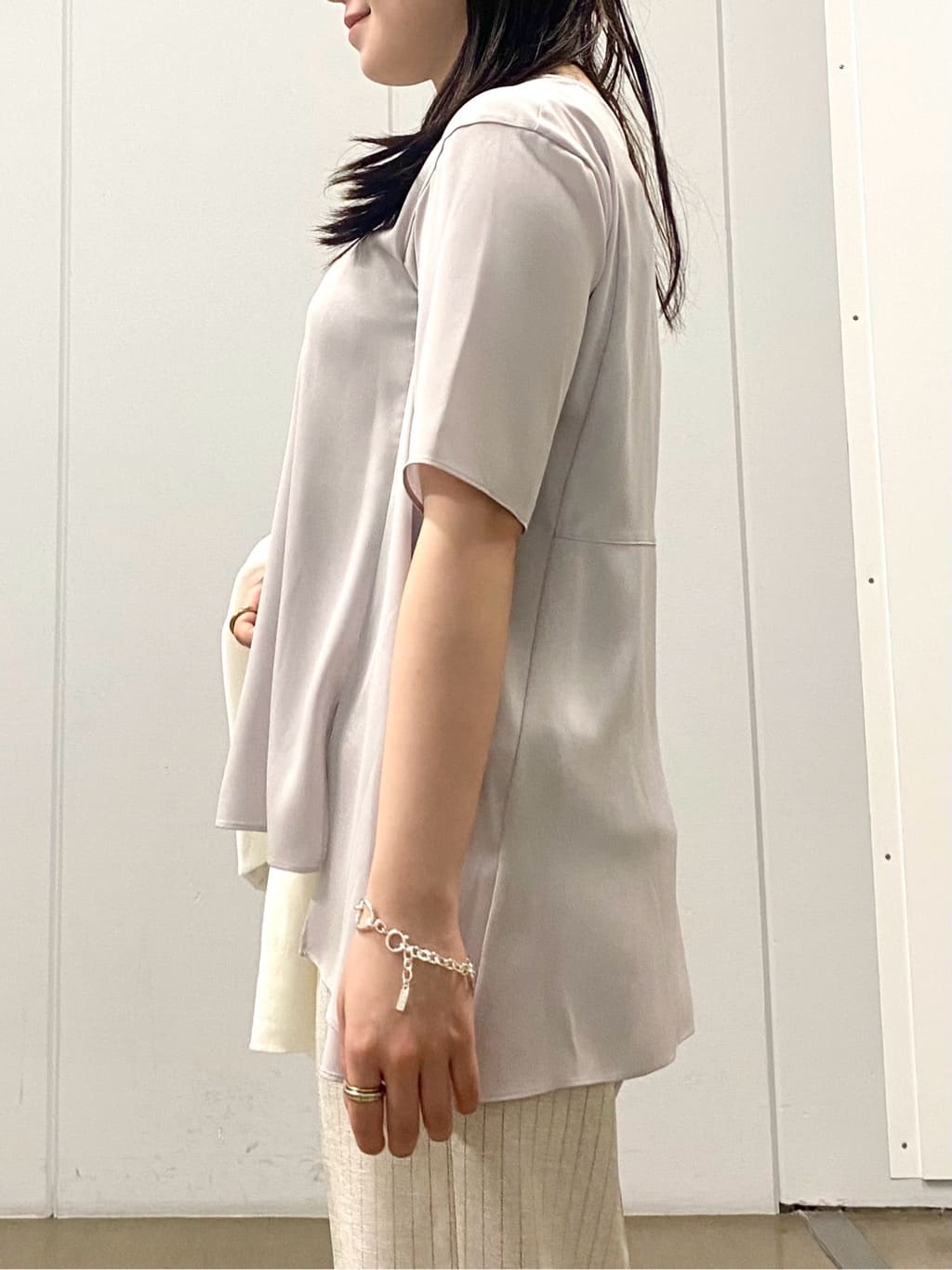 misakiさんの「INDIVI｜【バックシャン】デザインTブラウス」を使ったコーディネート