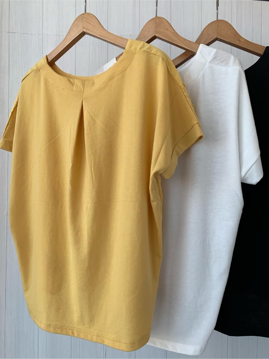 misaさんの「SHOO･LA･RUE｜【洗える/S-LL】インせず着られる さらっと大人上品 刺繍トップス」を使ったコーディネート