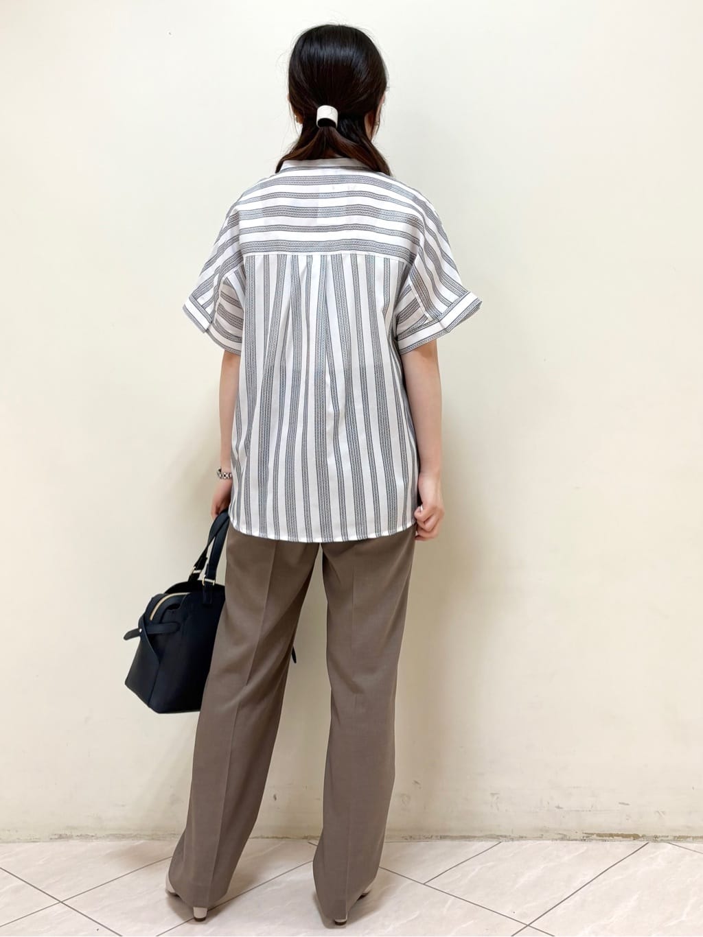 mikiさんの「Reflect｜【マシンウォッシュ可】リネンライクフレアパンツ」を使ったコーディネート