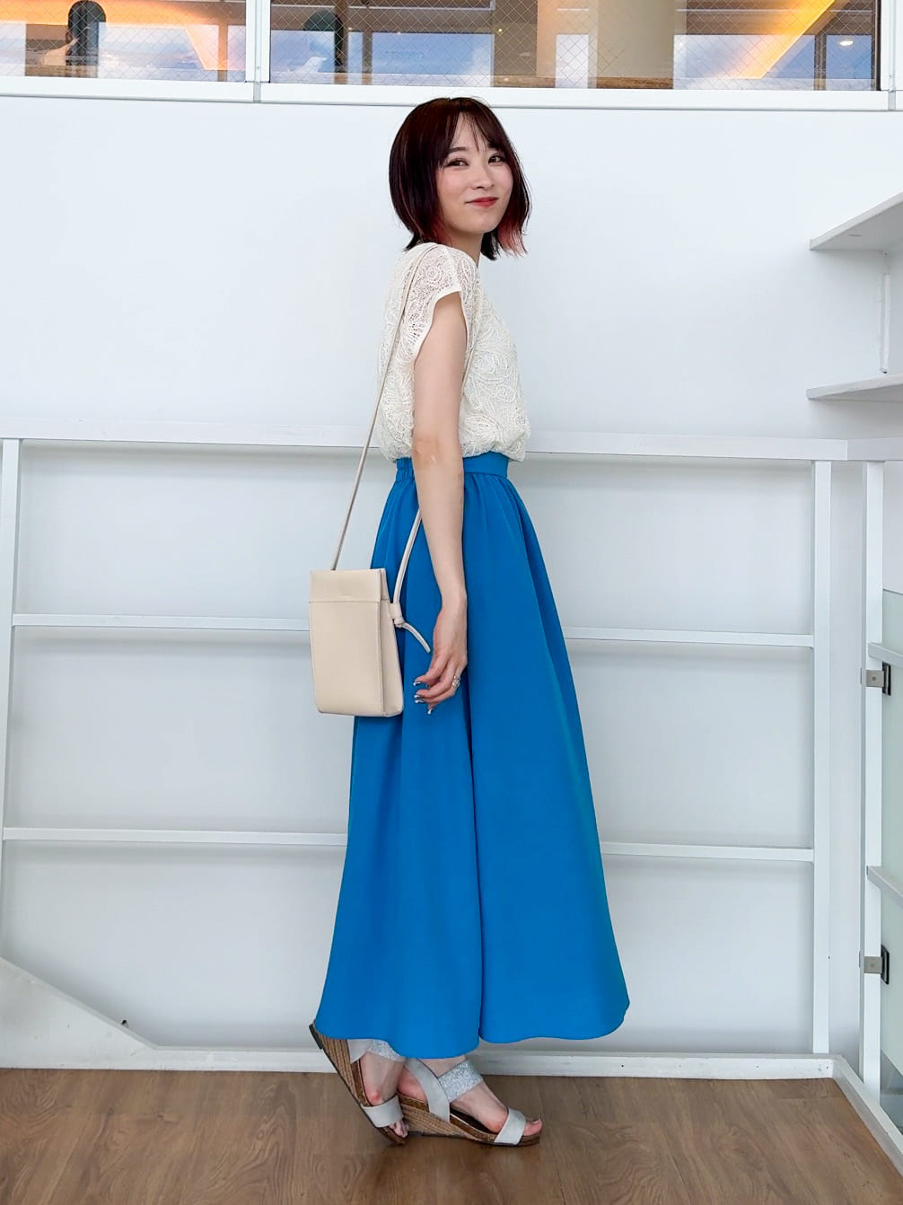𝐜𝐡𝐢𝐤𝐚さんの「SHOO･LA･RUE｜【高レビュー/着丈選べる】華やかさをプラスする アソートロングスカート」を使ったコーディネート
