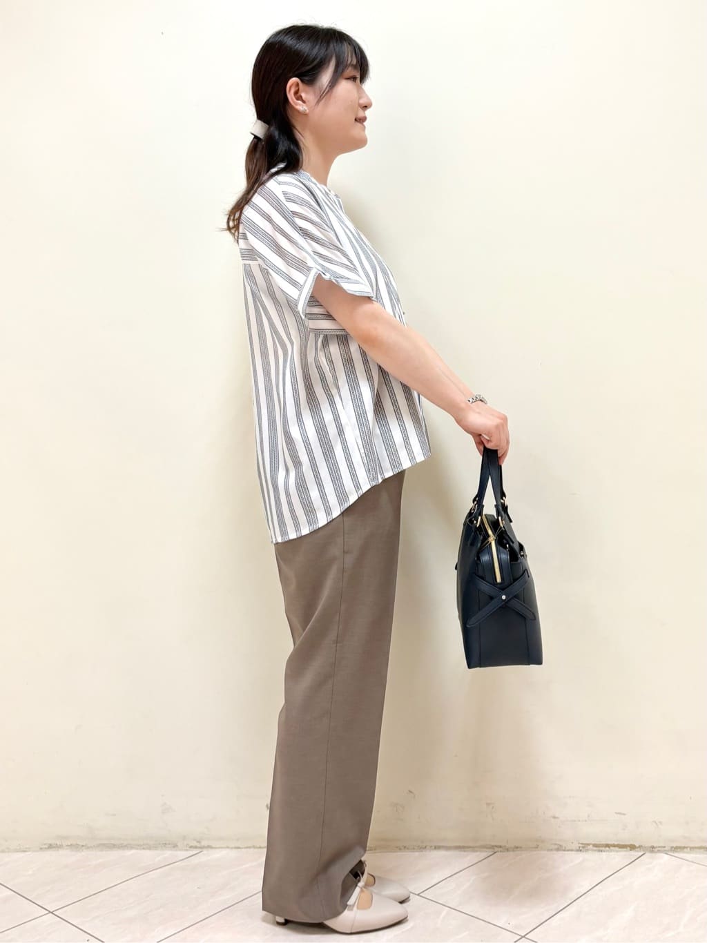 mikiさんの「Reflect｜【マシンウォッシュ可】リネンライクフレアパンツ」を使ったコーディネート
