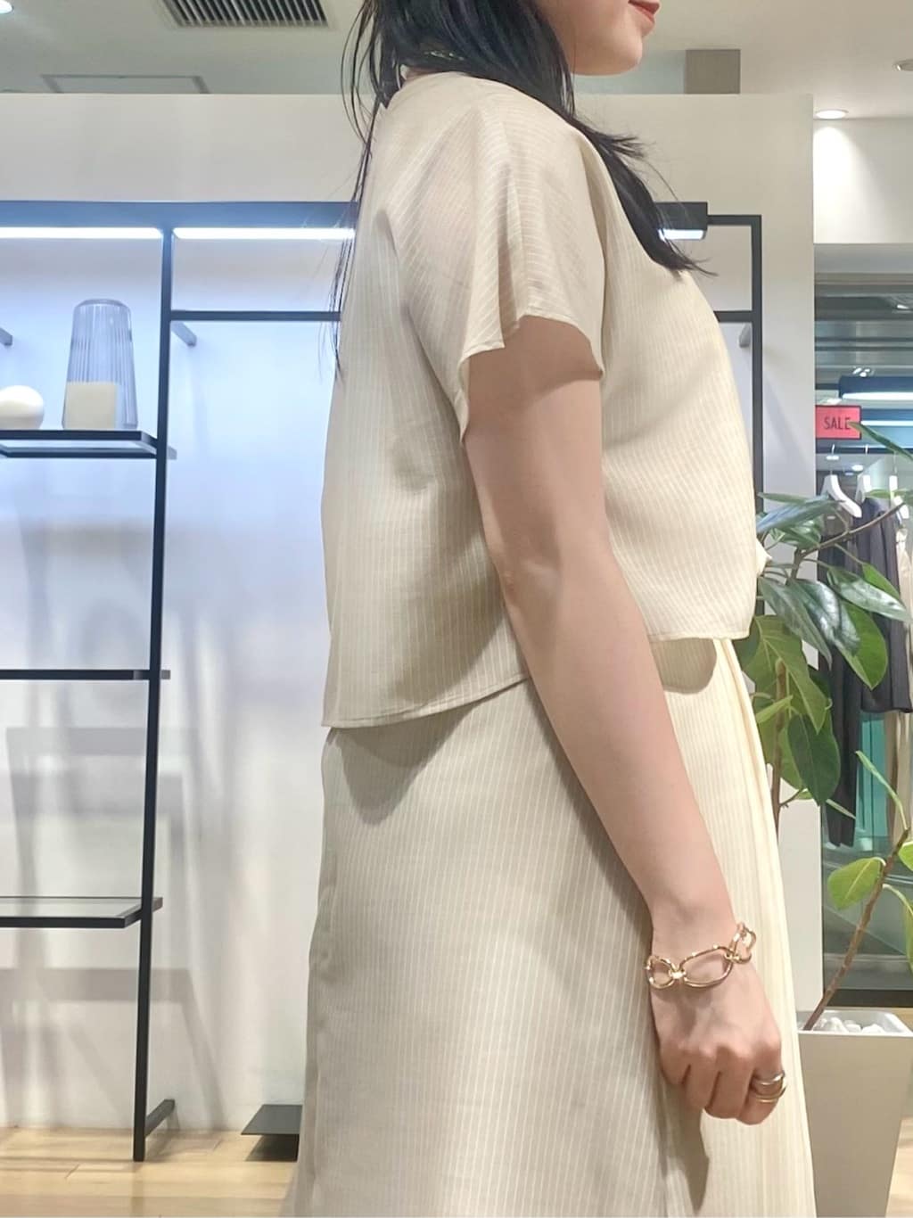 misakiさんの「INDIVI｜パール調コインショートネックレス」を使ったコーディネート