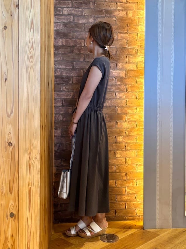 mieさんの「SHOO･LA･RUE｜【S-LL】さらりと1枚で決まる ジャカードワンピース」を使ったコーディネート