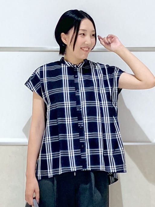 eriko さんの「Dessin｜【ウエストゴム・洗える】センターライン入りテーパードパンツ（XS～L）」を使ったコーディネート