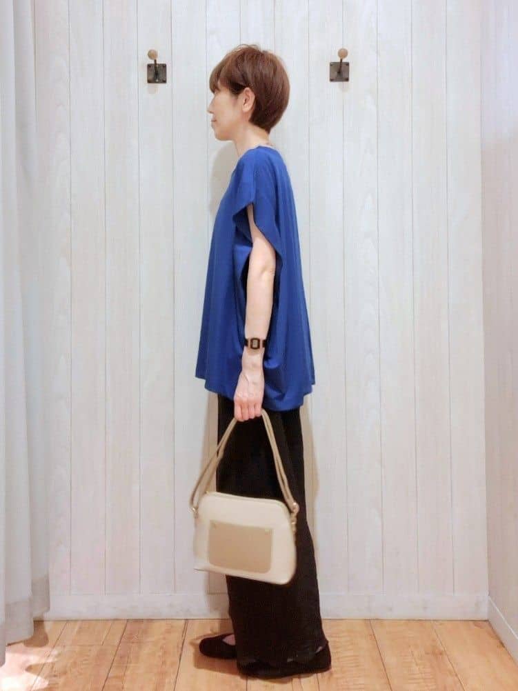 Ribさんの「SHOO･LA･RUE｜【S-LL/ひんやり/UV】二の腕をきれいにカバー ショルダータックトップス」を使ったコーディネート