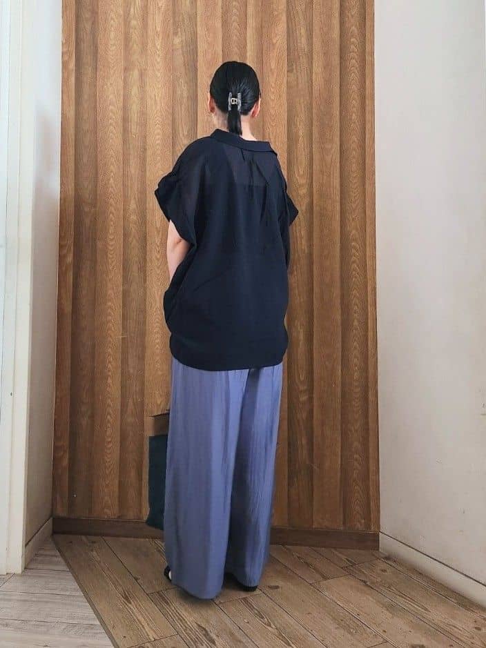 くまさんの「SHOO･LA･RUE｜【S-LL】さらシャリコットン 上品なシアー感のデザインシャツ」を使ったコーディネート
