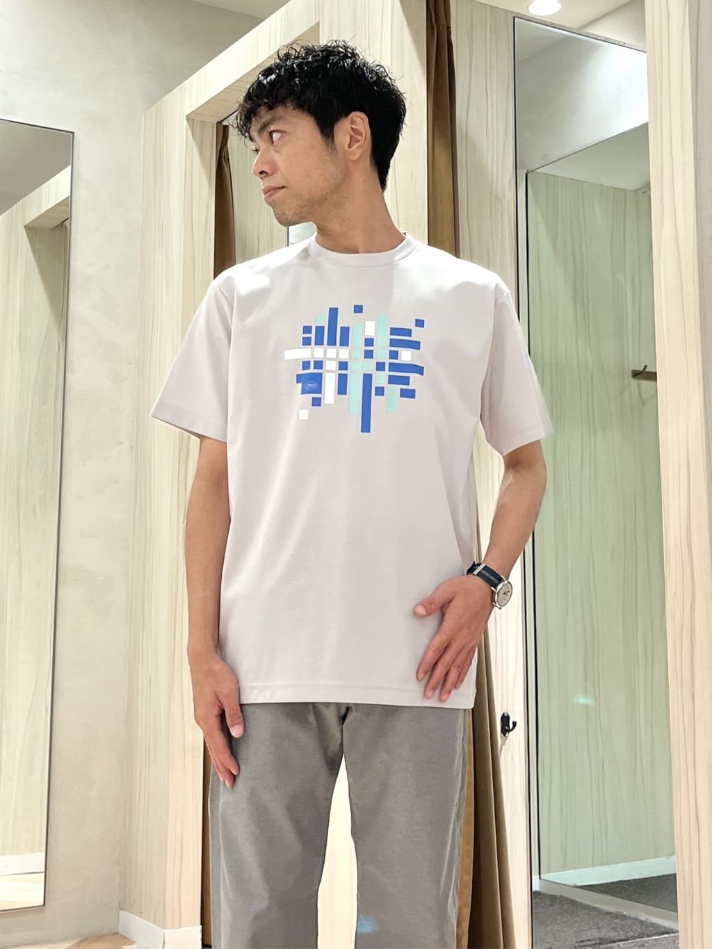 URAさんの「TAKEO KIKUCHI｜【COOL CITY WEAR】エアートール オープンカラーシャツ /接触冷感・通気性」を使ったコーディネート