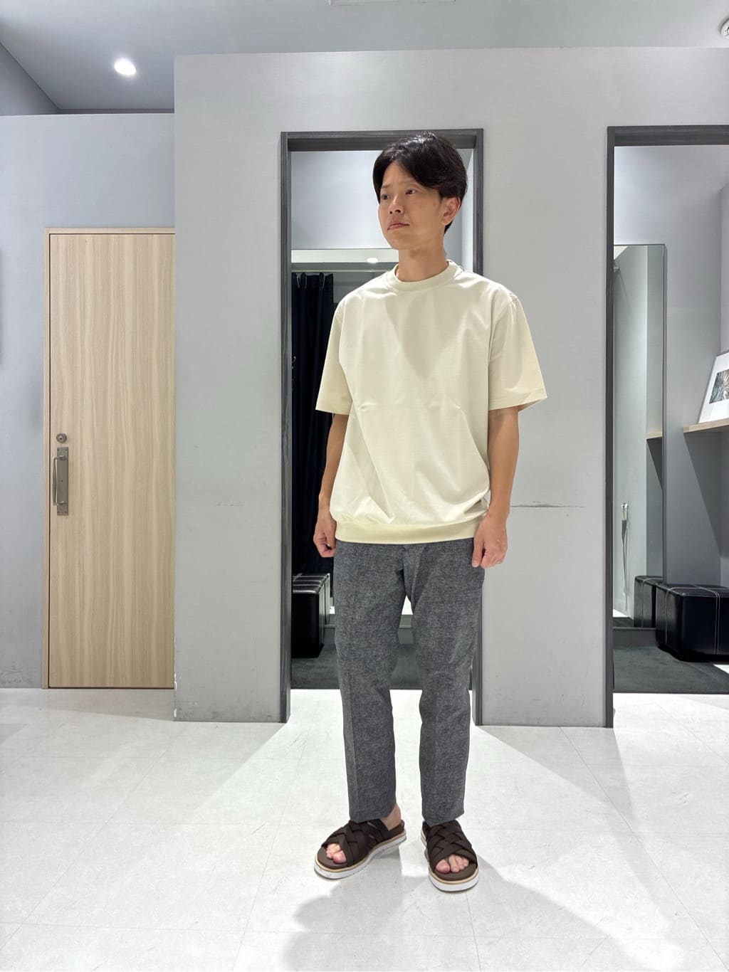 わいずみさんの「TAKEO KIKUCHI｜【抗菌防臭／5サイズ展開】ハイゲージポンチ Tシャツ」を使ったコーディネート
