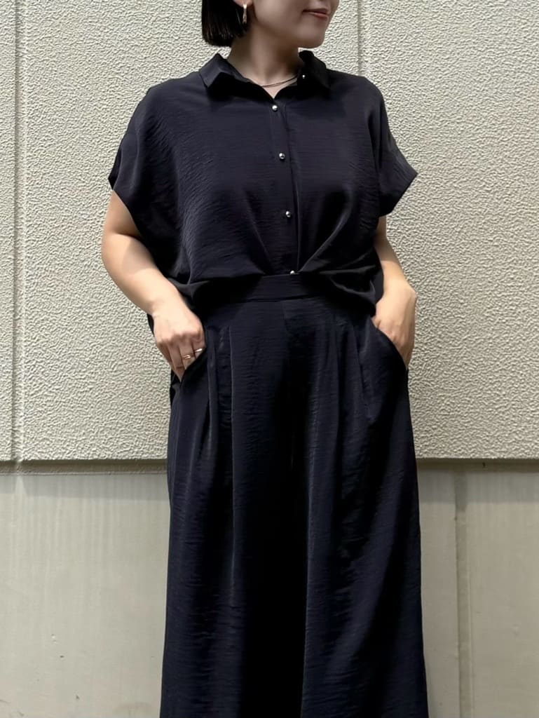 chさんの「THE SHOP TK｜コットンライクブラウス【接触冷感/洗濯機OK/UV/セットアップ可】」を使ったコーディネート