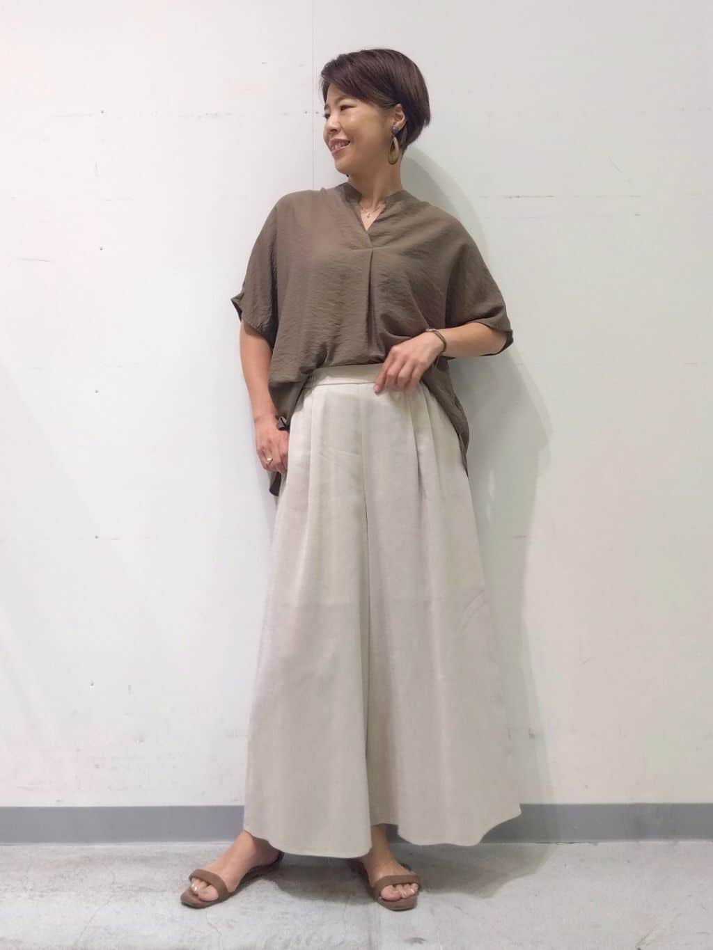 Kさんの「INDIVI｜【洗える／清涼感◎】ワイドフレアパンツ／スカーチョ」を使ったコーディネート