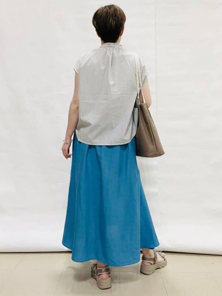 なっちゃんさんの「SHOO･LA･RUE｜【高レビュー/着丈選べる】華やかさをプラスする アソートロングスカート」を使ったコーディネート