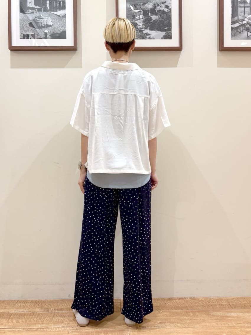 Ayumiさんの「SHOO･LA･RUE｜【S-LL】一枚でサマ見え チュールドッキングシャツ」を使ったコーディネート